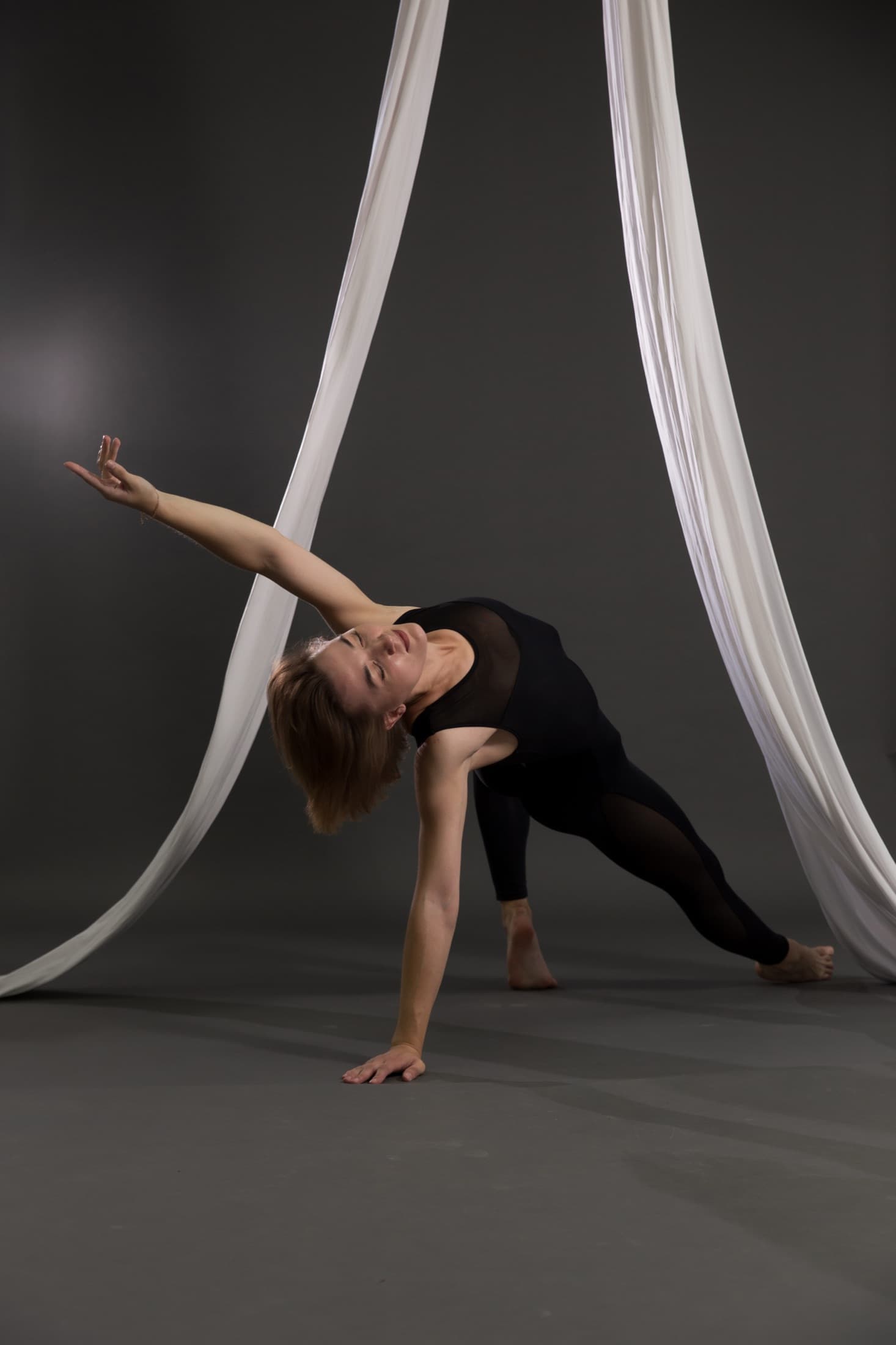 Аеріал-стретчинг (Aerial Stretching) — фото 1 зі студії Restart